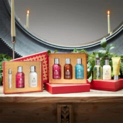 MOLTON BROWN Fiery Pink Pepper Travel Gift Set -Modekosmetikgeschäft 1469428 MOLTON BROWN Fiery Pink Pepper Travel Gift Set.6827cd91